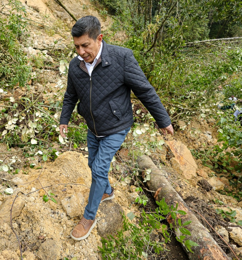 Supervisa Salomón Jara daños en la Universidad para el Bienestar Benito Juárez de San Ildefonso Villa Alta Supervisa Salomón Jara daños en la Universidad para el Bienestar Benito Juárez de San Ildefonso Villa Alta