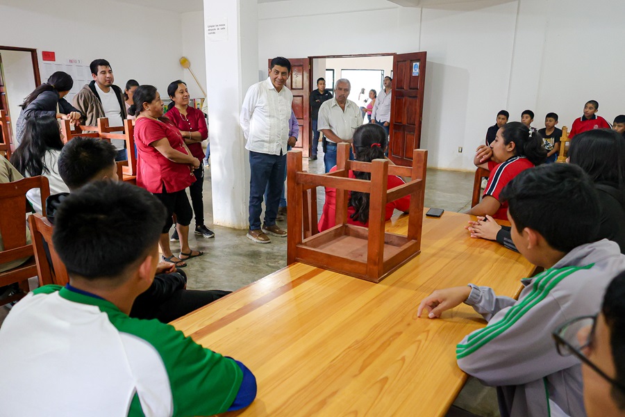 Una visita de esperanza tras la tormenta tropical Nadine en la Casa Comunitaria del Estudiante Indígena