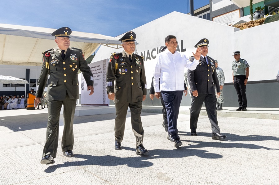 Asiste Salomón Jara a toma de posesión y protesta del Coordinador de la Guardia Nacional en Oaxaca