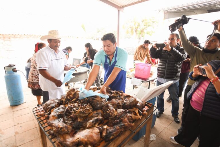 Éxito rotundo en el primer Festival de la Barbacoa y la Cerveza Artesanal en Tejúpam de la Unión