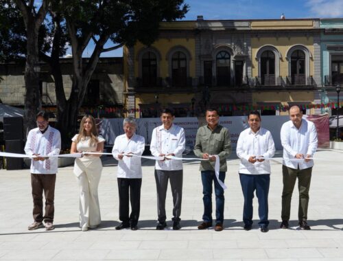 Inaugura Ayuntamiento rehabilitación de la Alameda de León