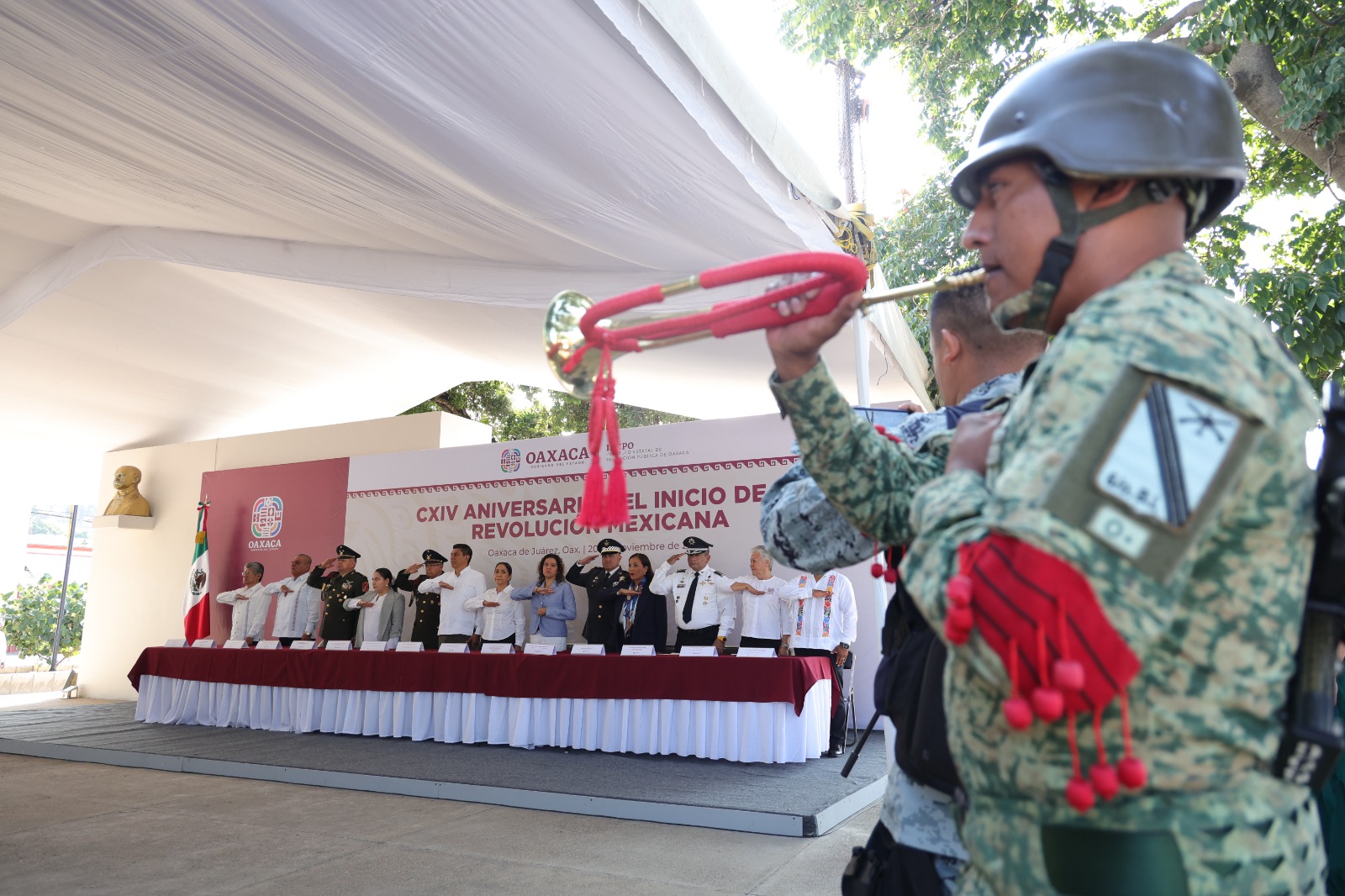 Encabeza Gobernador Salomón Jara ceremonia por el 114 Aniversario del inicio de la Revolución Mexicana Encabeza Gobernador Salomón Jara ceremonia por el 114 Aniversario del inicio de la Revolución Mexicana