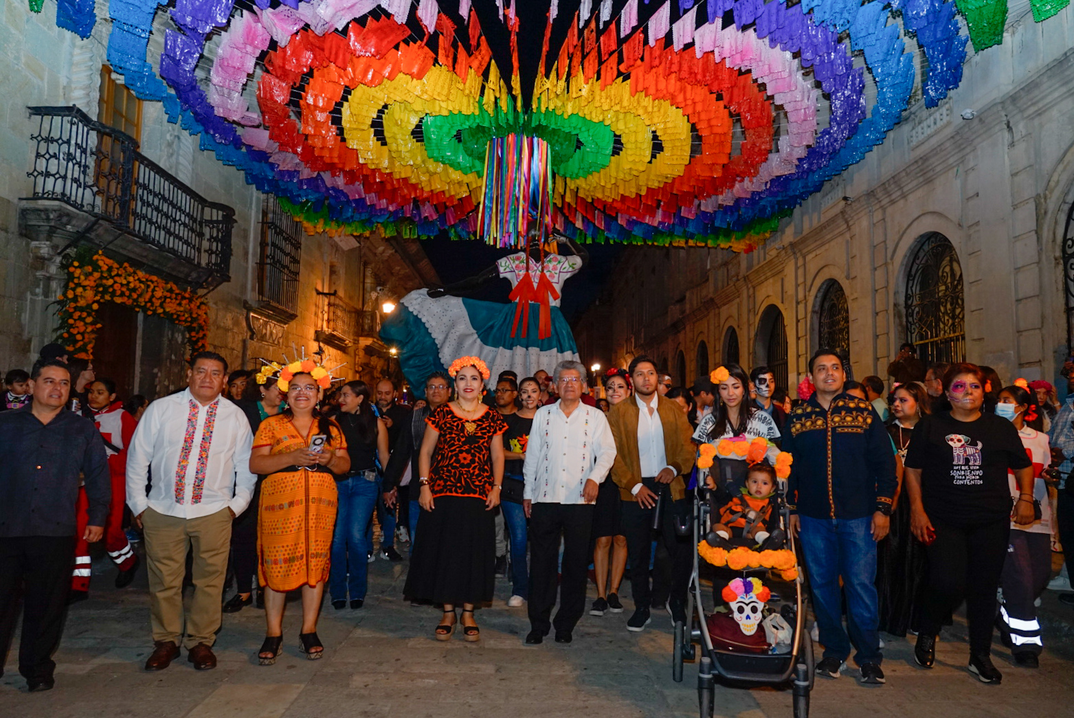 Con Magna Comparsa inicia municipio festividades de Día de Muertos