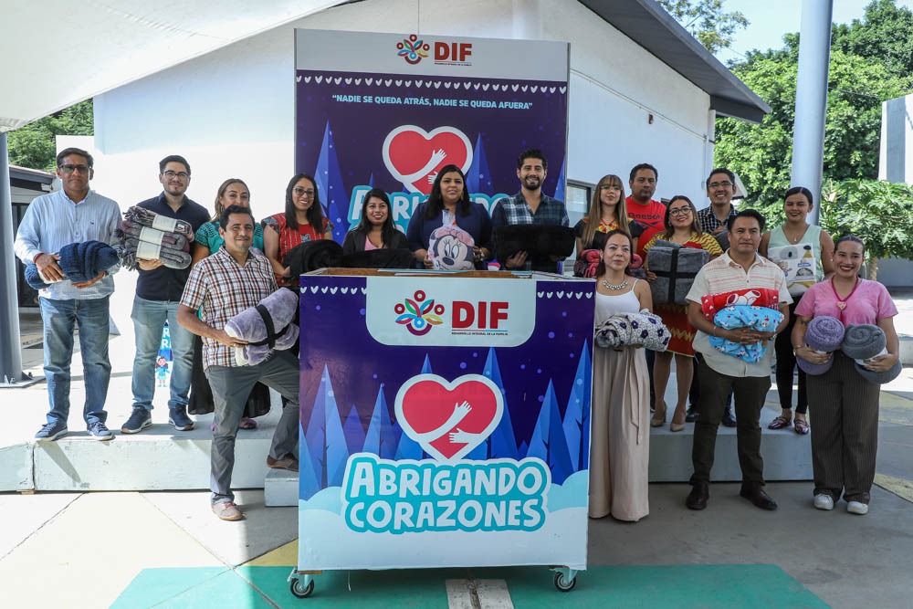 La Coordinación de Comunicación Social se une a la campaña Abrigando Corazones 2024