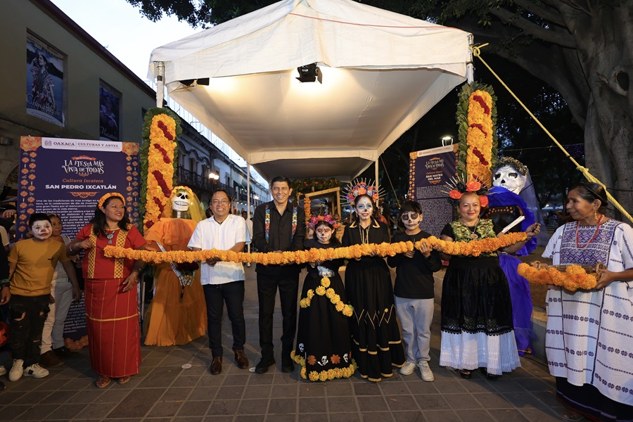 Presentan la cosmovisión de la muerte en 17 altares de los pueblos originarios de Oaxaca