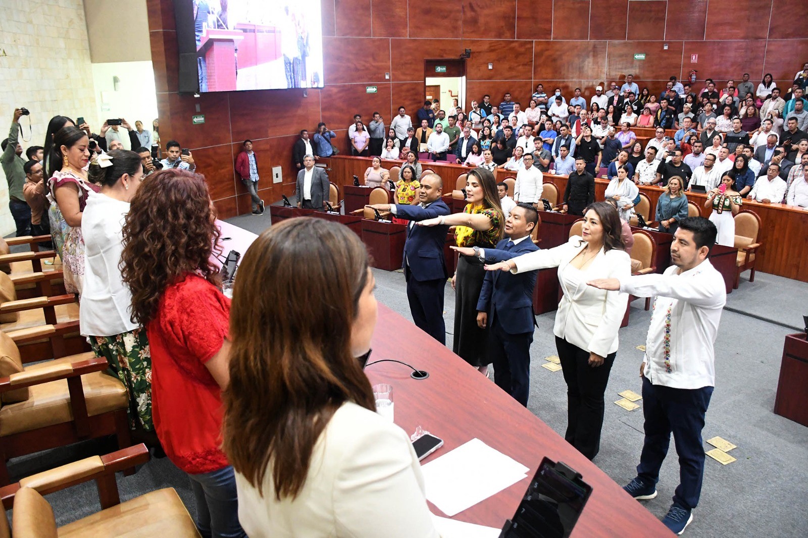 Rinden protesta integrantes de la Jucopo Rinden protesta integrantes de la Jucopo