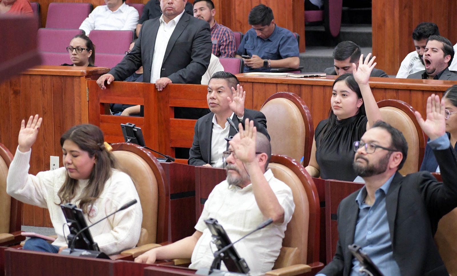 Parlamento de Oaxaca aprueba decreto que declara el año 2025 Bicentenario de la Primera Constitución Política del Estado Parlamento de Oaxaca aprueba decreto que declara el año 2025 Bicentenario de la Primera Constitución Política del Estado