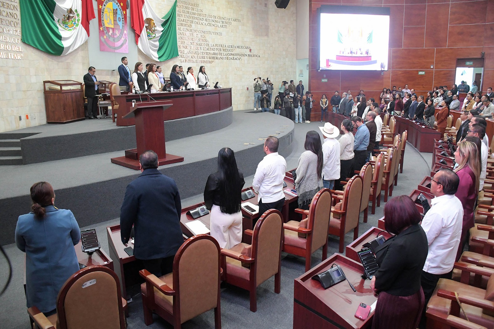 Presentan ante el Pleno del Congreso iniciativas con enfoque humanista y bienestar colectivo