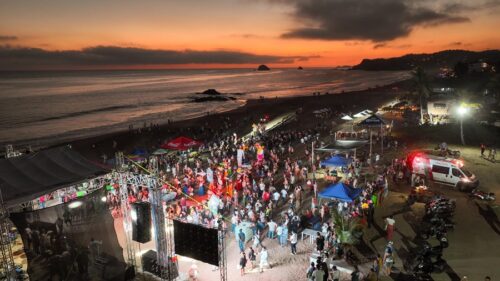 Inició el Encuentro Nudista Zipolite 2025 en la Costa Oaxaqueña