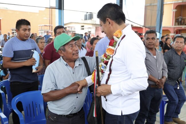 Respalda gobernador Salomón Jara con obras y acciones a San Baltazar Loxicha
