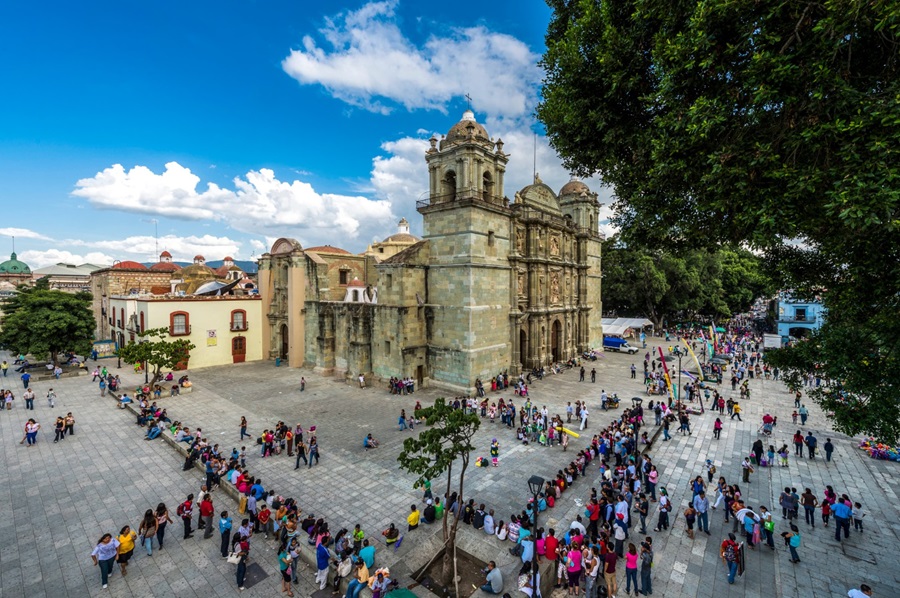 Reciben destinos turísticos de Oaxaca a más de 70 mil turistas en primer puente del año: Sectur Reciben destinos turísticos de Oaxaca a más de 70 mil turistas en primer puente del año: Sectur