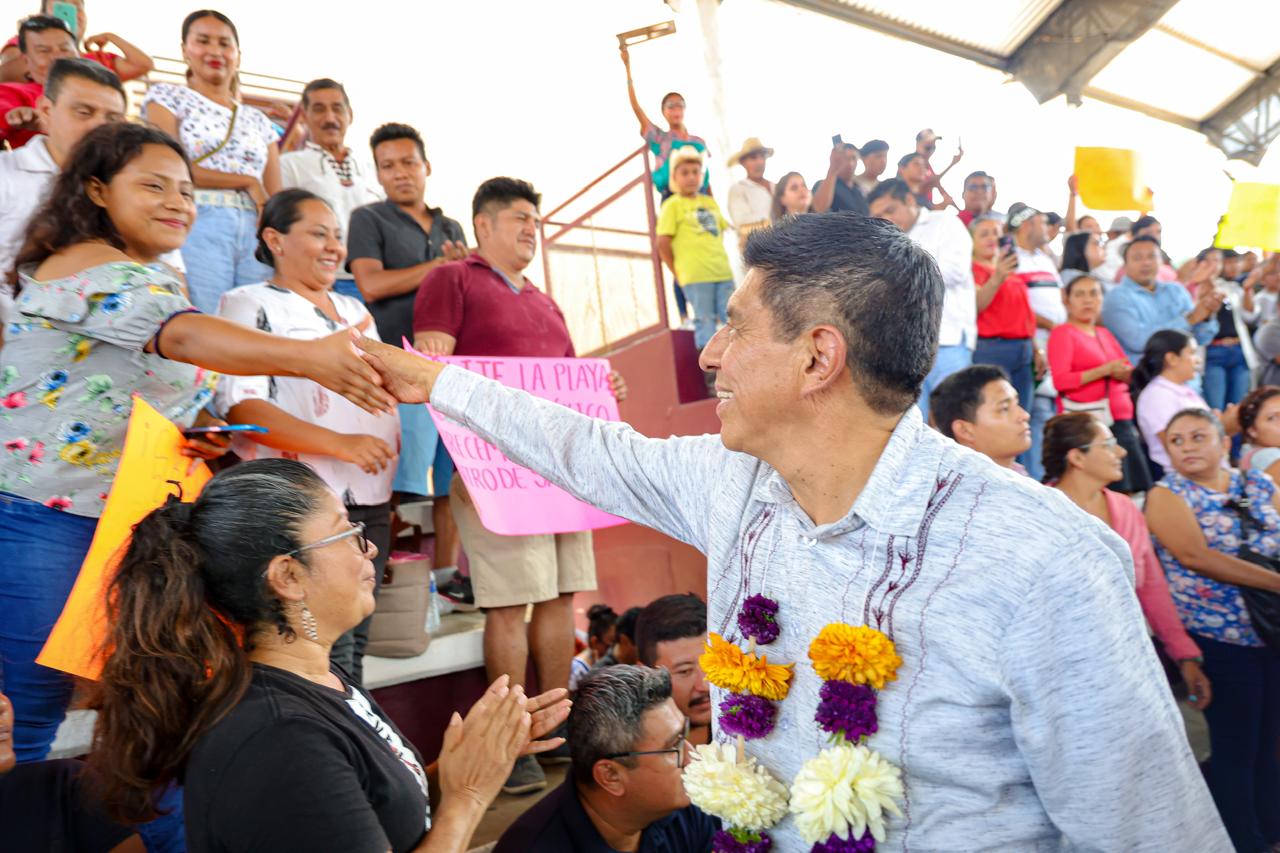 Resarce Salomón Jara el acceso al agua potable en San Pedro Pochutla Resarce Salomón Jara el acceso al agua potable en San Pedro Pochutla