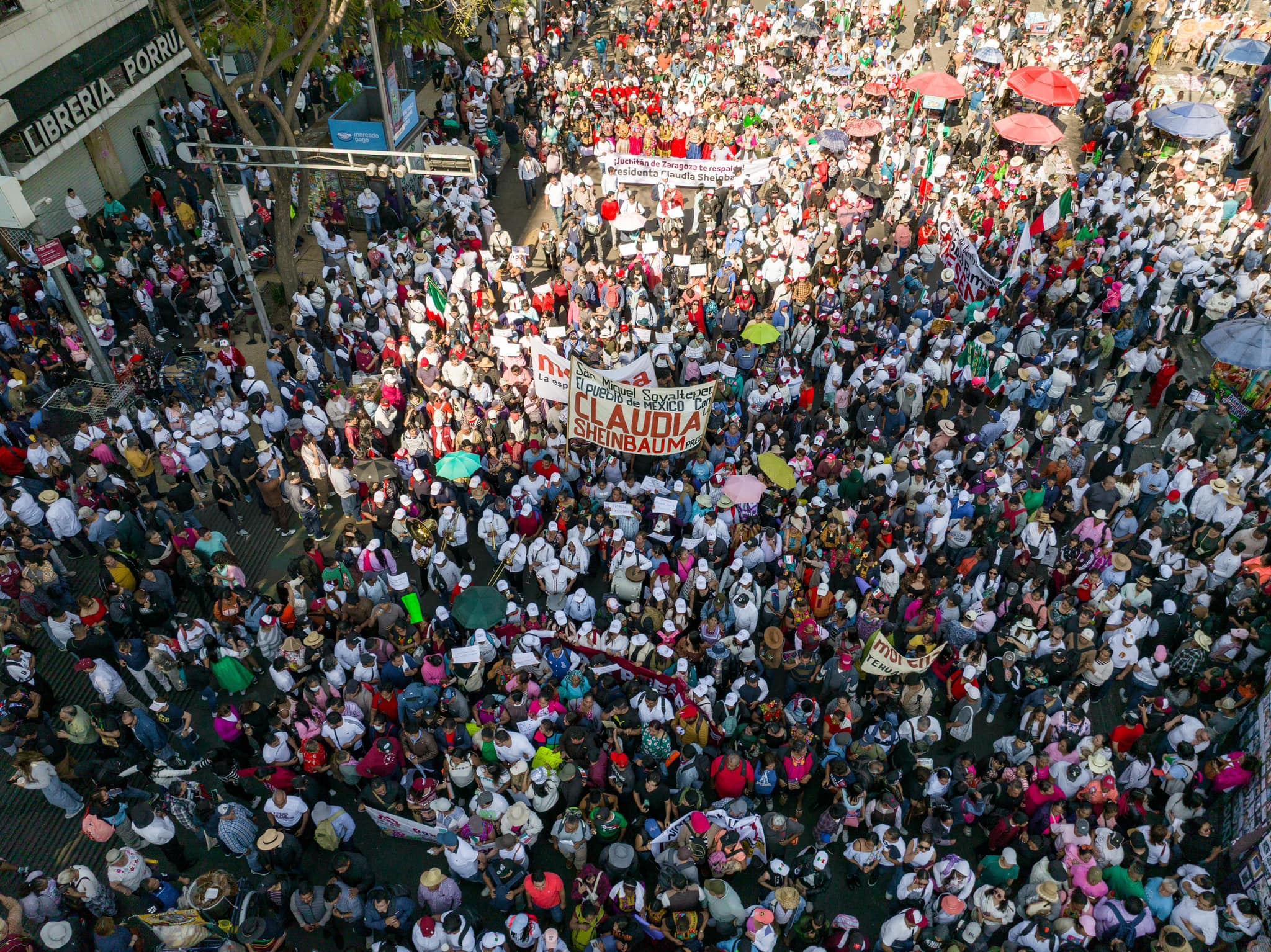 Las y los diputados de Morena en Oaxaca dieron su respaldo a la Presidenta Claudia Sheinbaum en el Zócalo de la CDMX