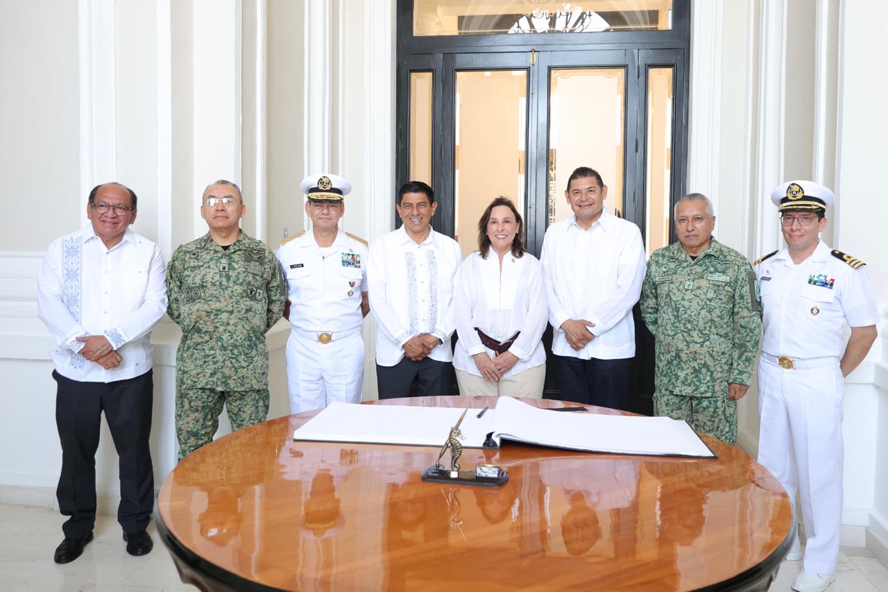 Coordinan esfuerzos Oaxaca y Veracruz para garantizar la seguridad en el sur-sureste del país Coordinan esfuerzos Oaxaca y Veracruz para garantizar la seguridad en el sur-sureste del país