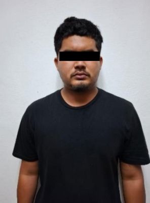 Fiscalía de Oaxaca detiene a una persona con armas de fuego, chalecos tácticos y varios teléfonos celulares, en la región de la Cuenca Fiscalía de Oaxaca detiene a una persona con armas de fuego, chalecos tácticos y varios teléfonos celulares, en la región de la Cuenca