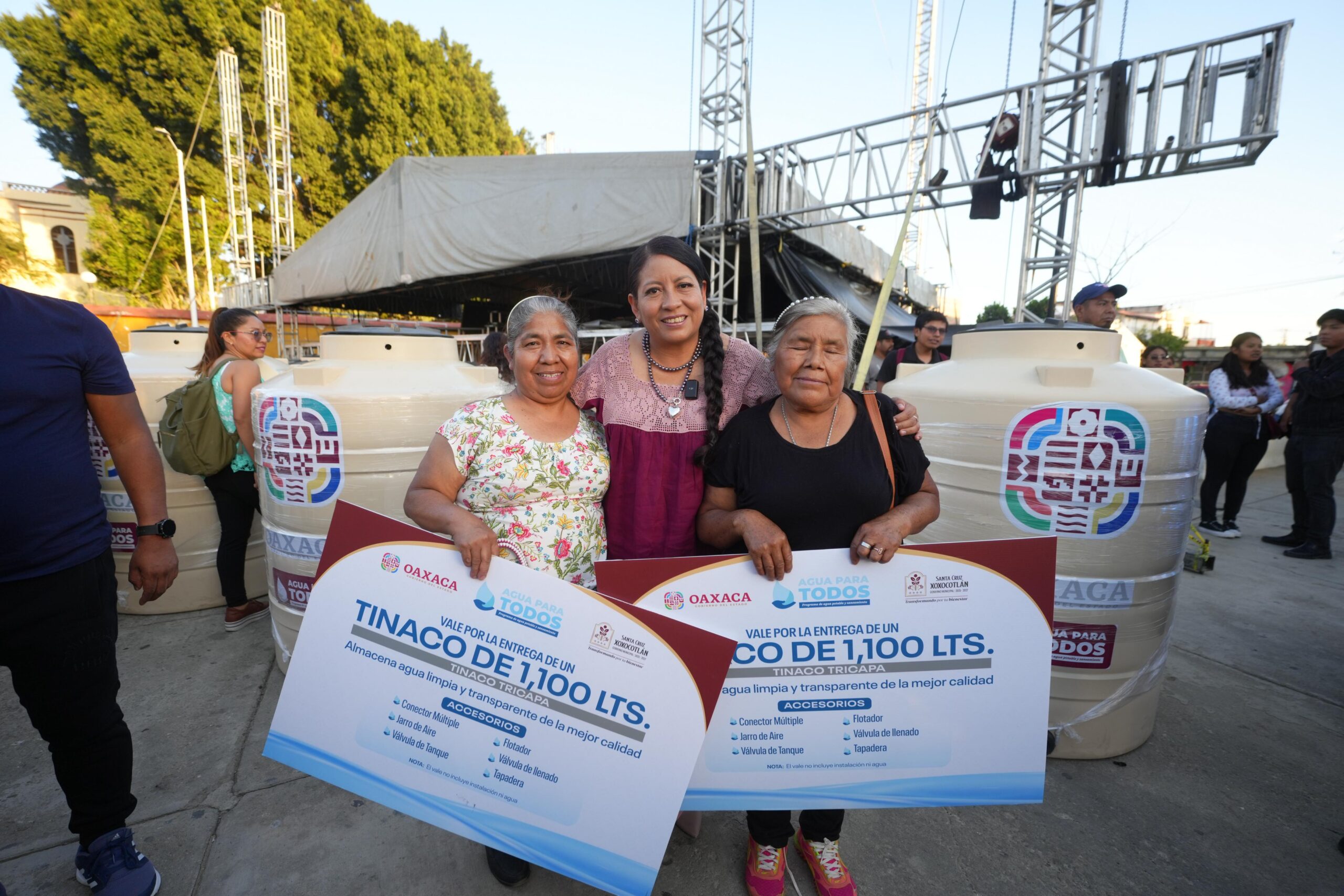 Agua para Todos 2025 avanza en Santa Cruz Xoxocotlán con la entrega de tinacos Agua para Todos 2025 avanza en Santa Cruz Xoxocotlán con la entrega de tinacos