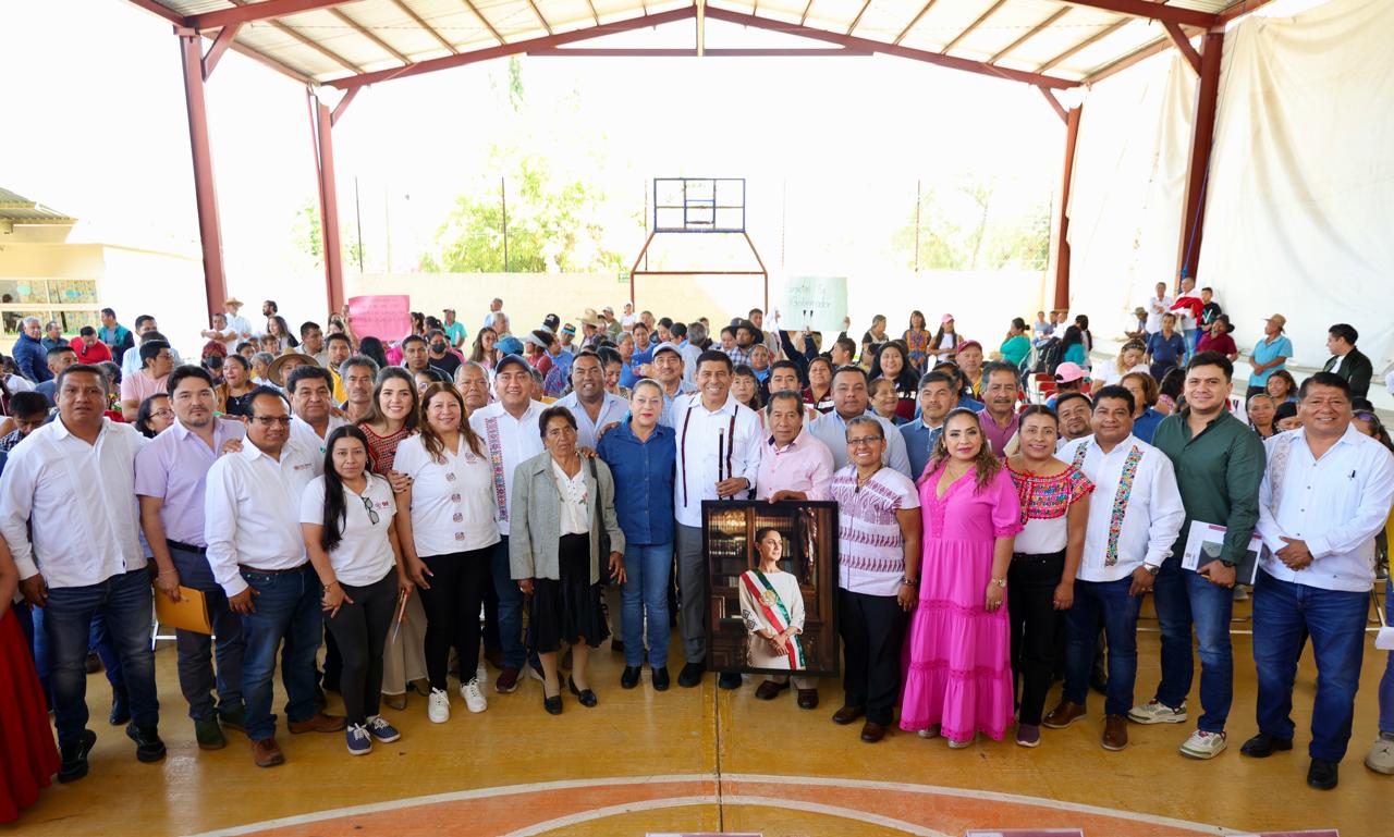 Con pavimentación de caminos, cumple Salomón Jara compromisos con San Andrés Zautla