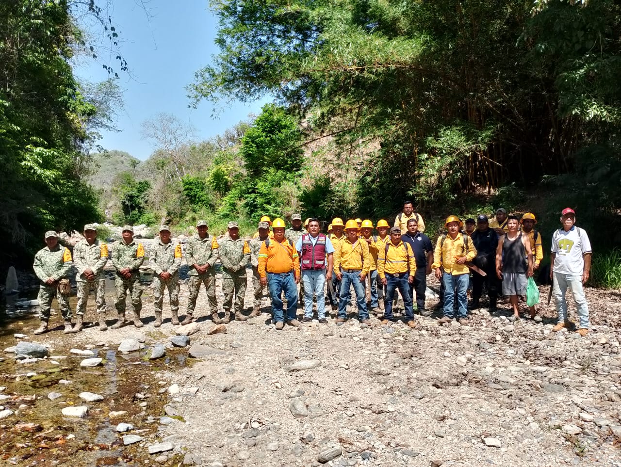 Gobiernos de México y Oaxaca suman esfuerzos para combatir incendio en San José Chacalapa Gobiernos de México y Oaxaca suman esfuerzos para combatir incendio en San José Chacalapa