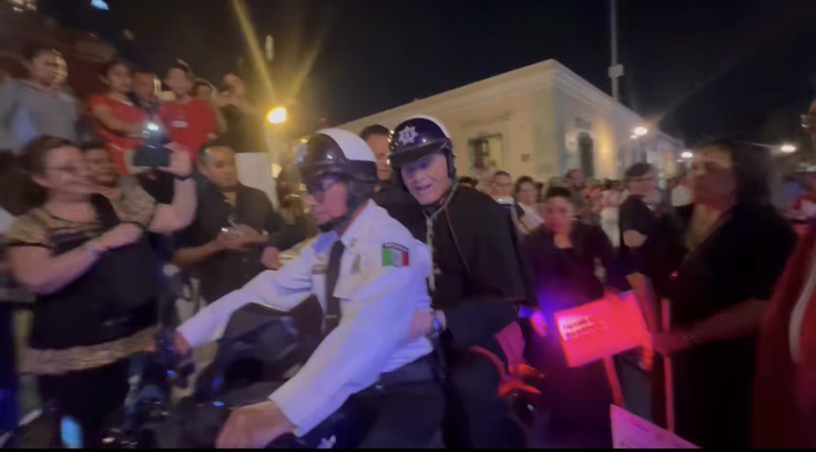 EN VIERNES SANTO, OAXACA REPORTÓ SALDO BLANCO Y UN OBISPO MOTORIZADO LUEGO DE CELEBRAR LA PROCESIÓN DEL SILENCIO EN VIERNES SANTO, OAXACA REPORTÓ SALDO BLANCO Y UN OBISPO MOTORIZADO LUEGO DE CELEBRAR LA PROCESIÓN DEL SILENCIO