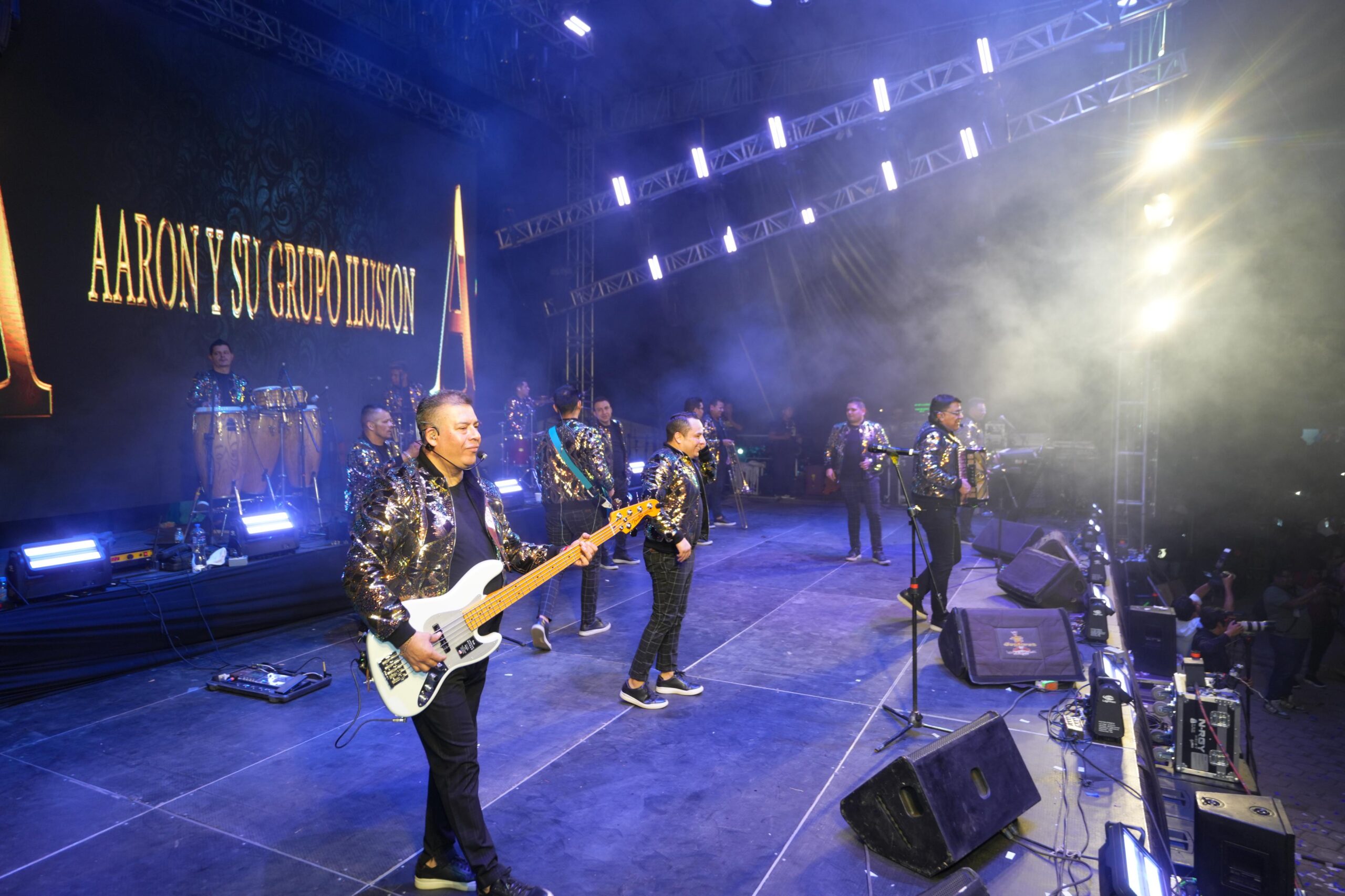 Aarón y su Grupo Ilusión hacen vibrar el cuarto Martes de Brujas en Xoxocotlán Aarón y su Grupo Ilusión hacen vibrar el cuarto Martes de Brujas en Xoxocotlán