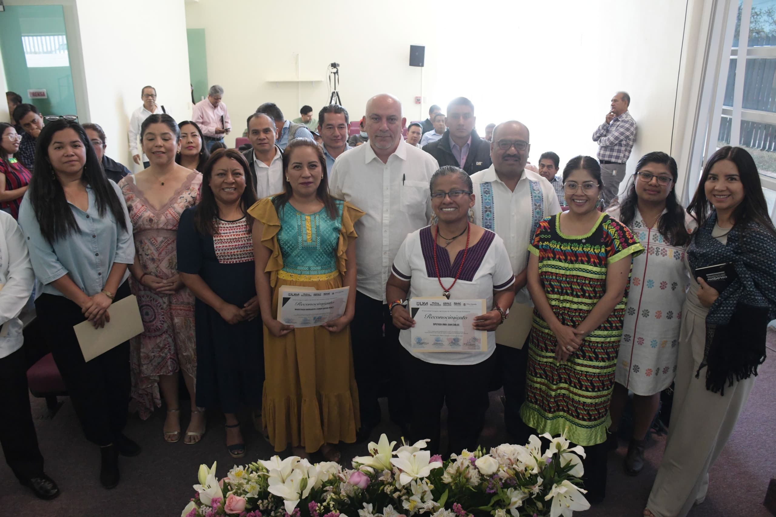 Realiza Congreso de Oaxaca el “Conversatorio hacia el fortalecimiento de la Sala de Justicia Indígena” Realiza Congreso de Oaxaca el “Conversatorio hacia el fortalecimiento de la Sala de Justicia Indígena”