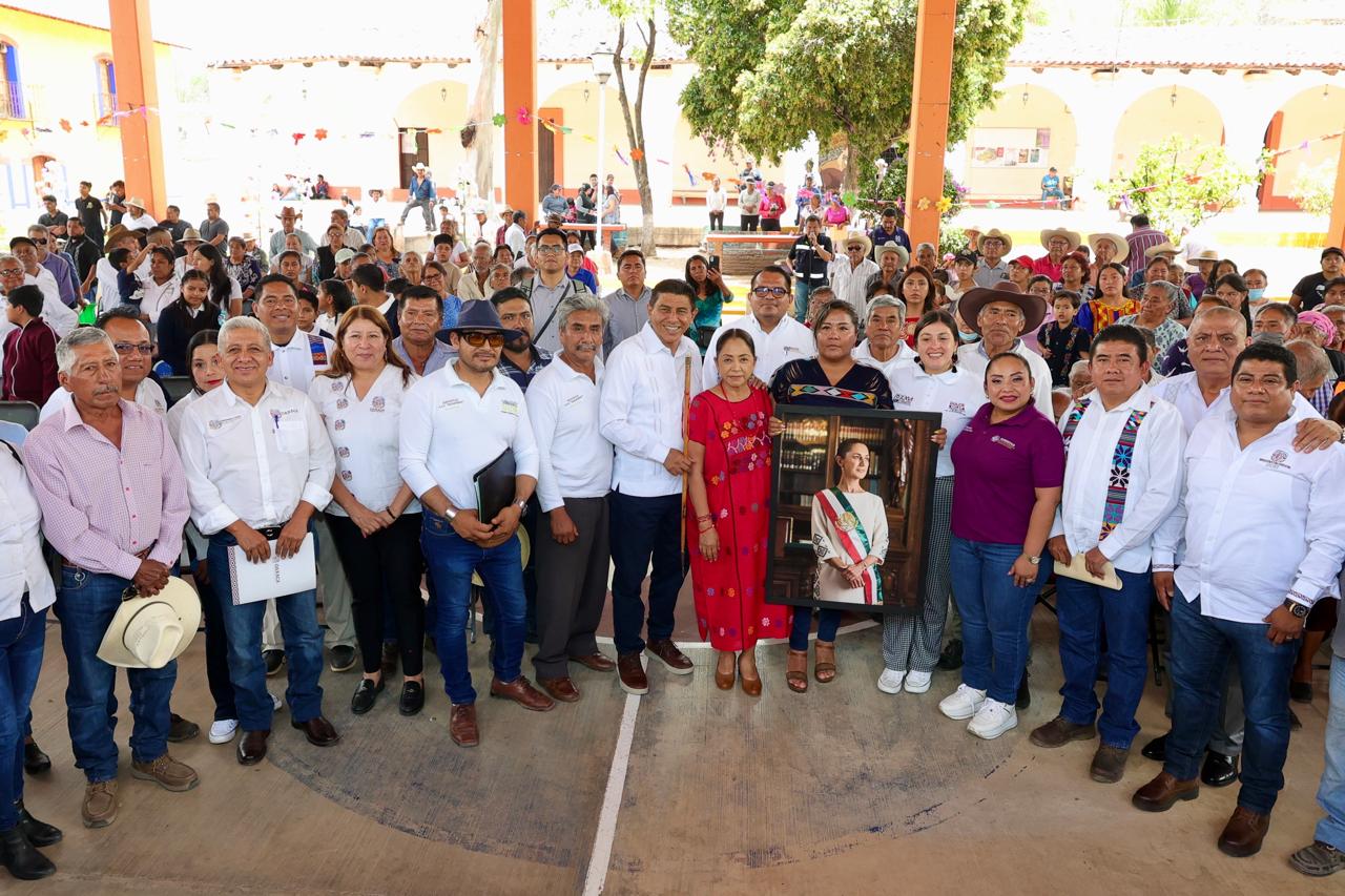Destina Gobernador de Oaxaca más de 6 mdp para el desarrollo de San Juan Bautista Suchitepec Destina Gobernador de Oaxaca más de 6 mdp para el desarrollo de San Juan Bautista Suchitepec