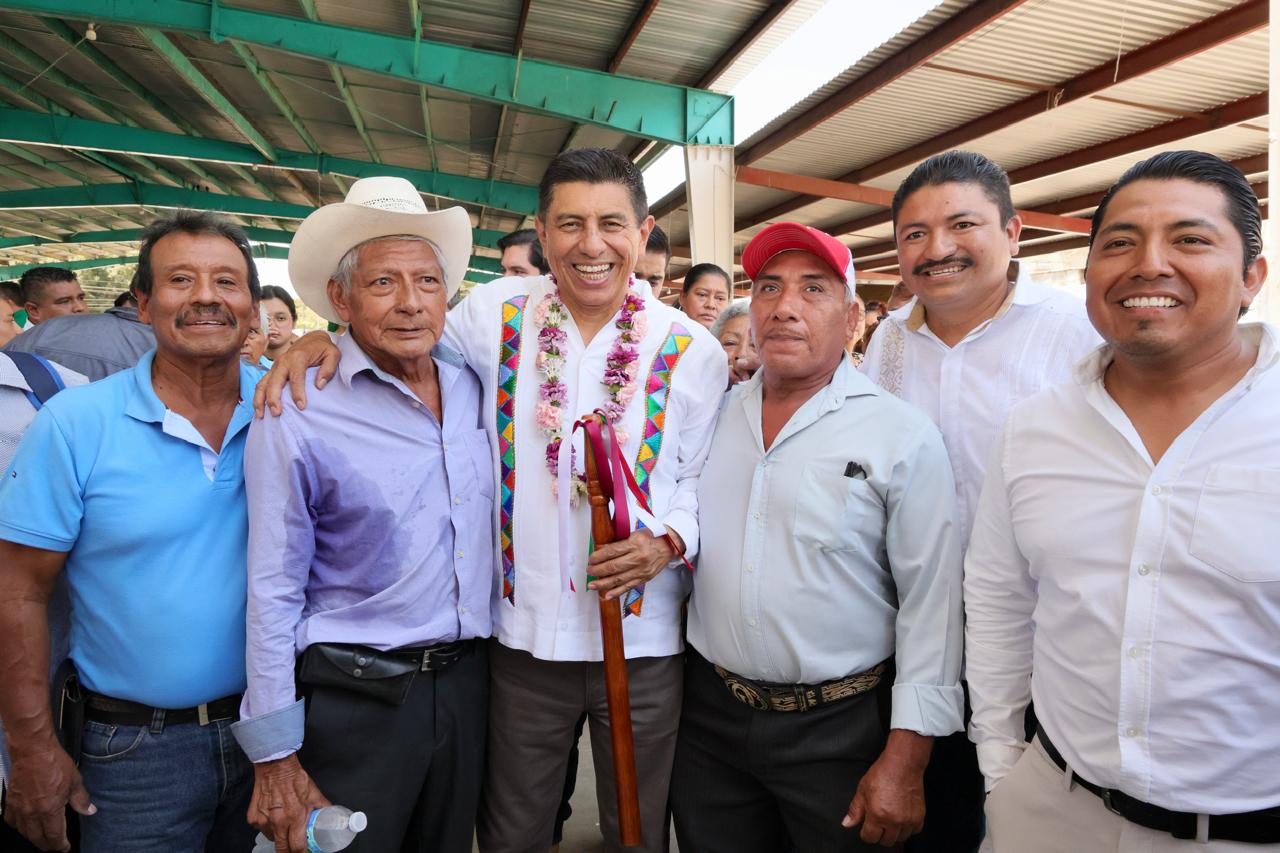 Hace Salomón Jara lo que nunca se hizo en Loma Bonita, invierte 53 mdp en infraestructura, educación y agua Hace Salomón Jara lo que nunca se hizo en Loma Bonita, invierte 53 mdp en infraestructura, educación y agua