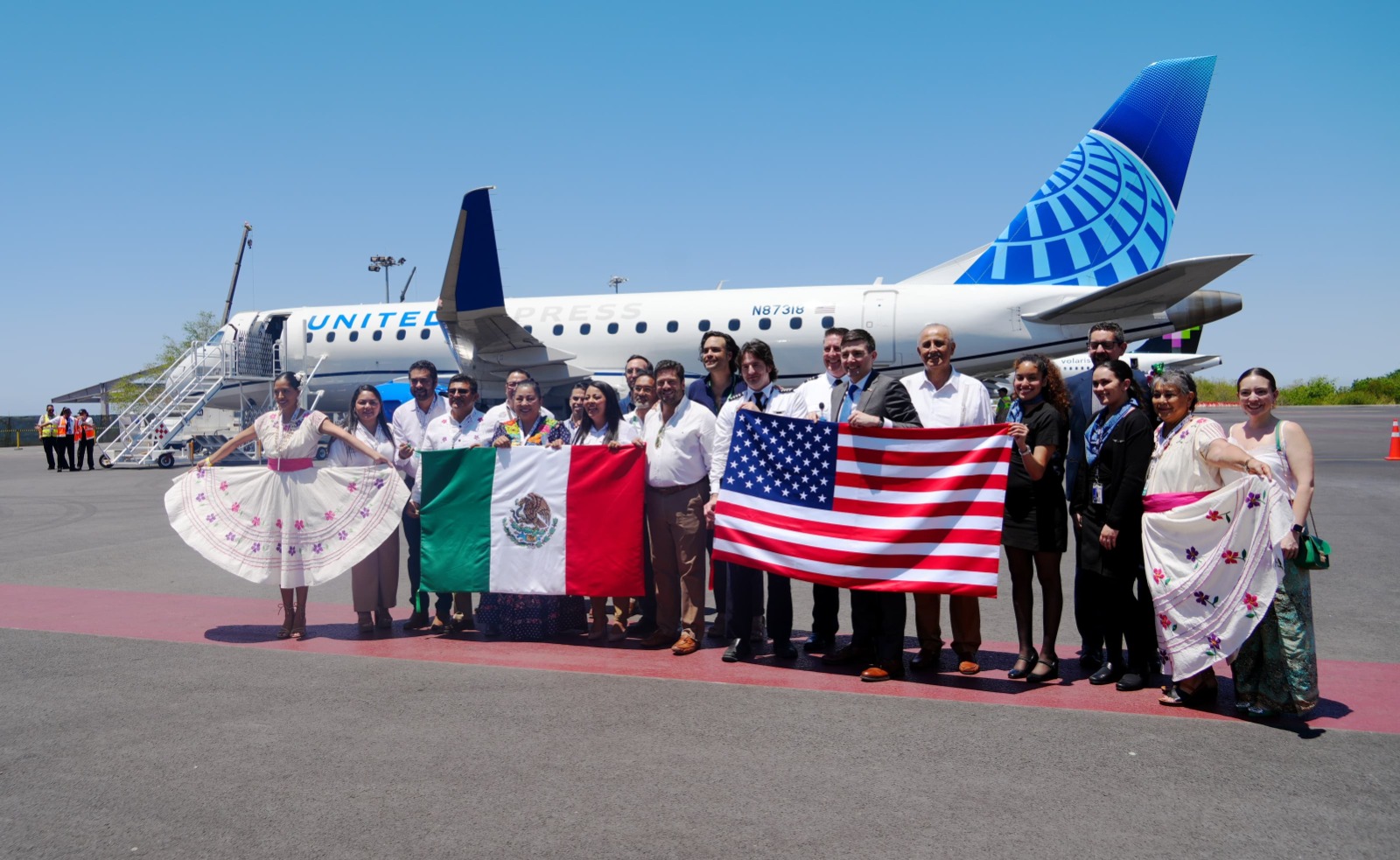 Llega primer vuelo de Houston a Puerto Escondido, un puente a la prosperidad: Sectur Oaxaca Llega primer vuelo de Houston a Puerto Escondido, un puente a la prosperidad: Sectur Oaxaca