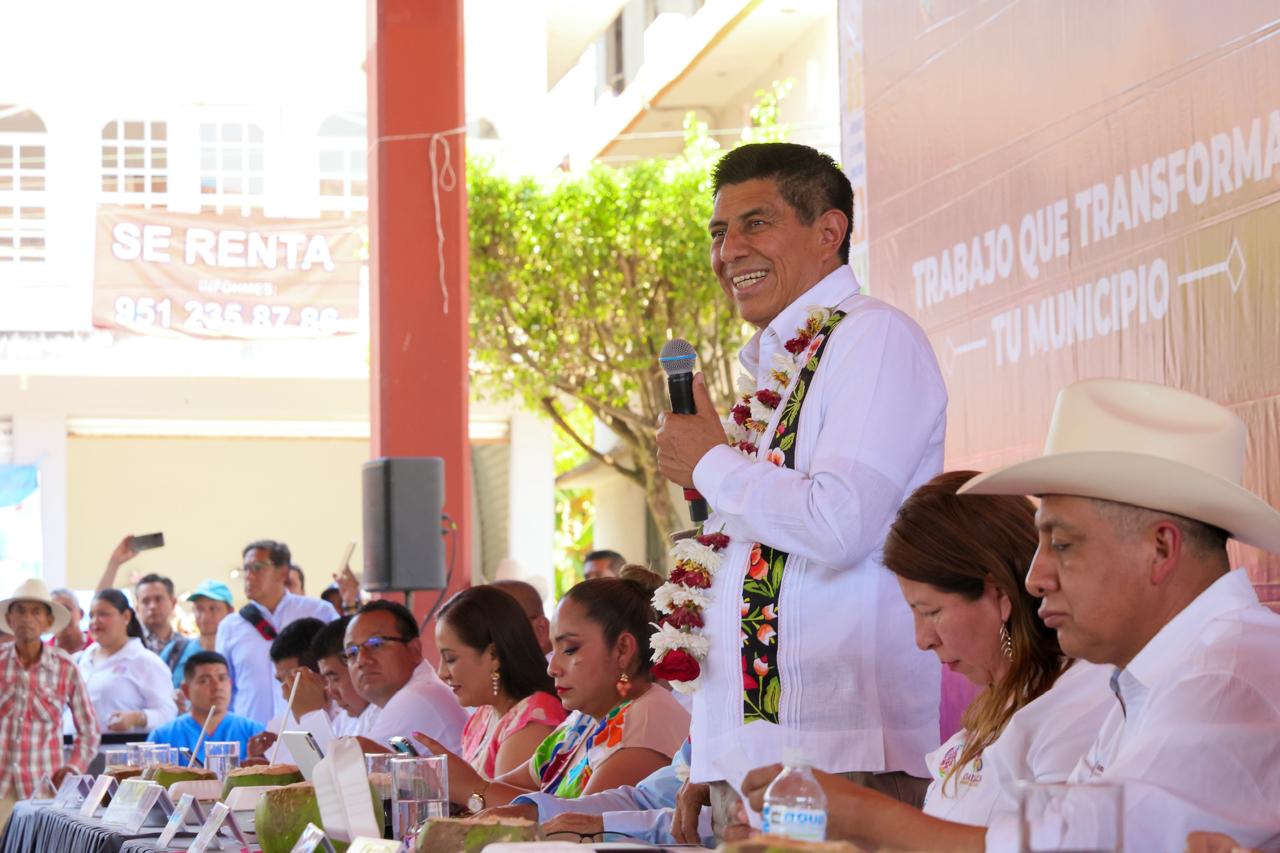 Respalda Salomón Jara con 55 mdp en apoyos y programas a San Juan Bautista Valle Nacional Respalda Salomón Jara con 55 mdp en apoyos y programas a San Juan Bautista Valle Nacional