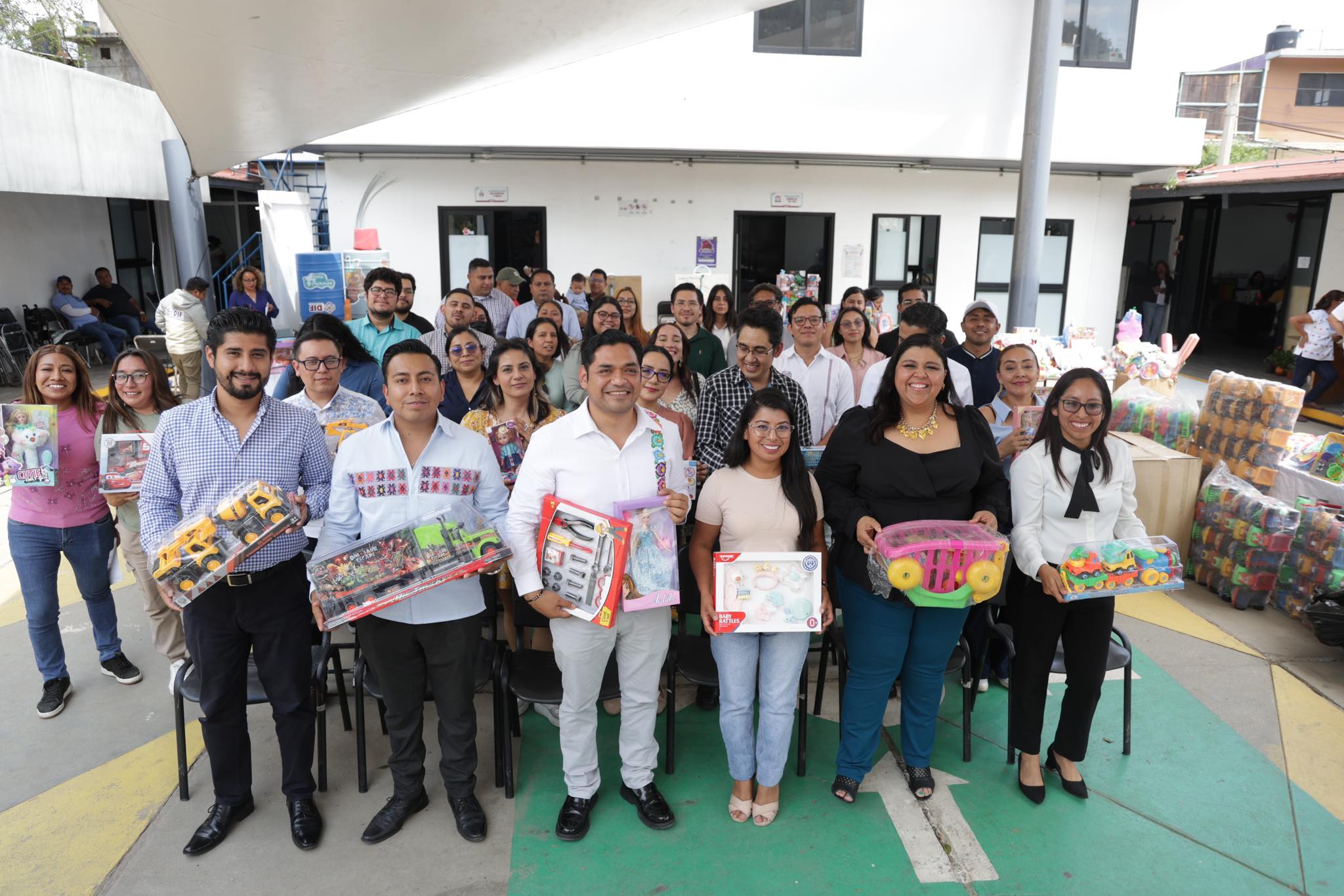 Se suma Coordinación de Comunicación Social a campaña “Bidao Tsia, un juguete, una ilusión” 2025 Se suma Coordinación de Comunicación Social a campaña “Bidao Tsia, un juguete, una ilusión” 2025