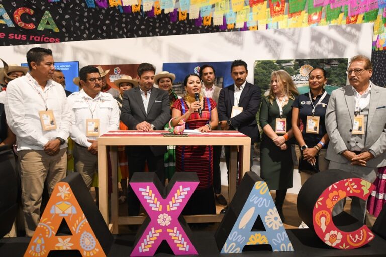 Anuncia Gobierno de Oaxaca la ruta Dallas – Puerto Escondido en el Tianguis Turístico 2025