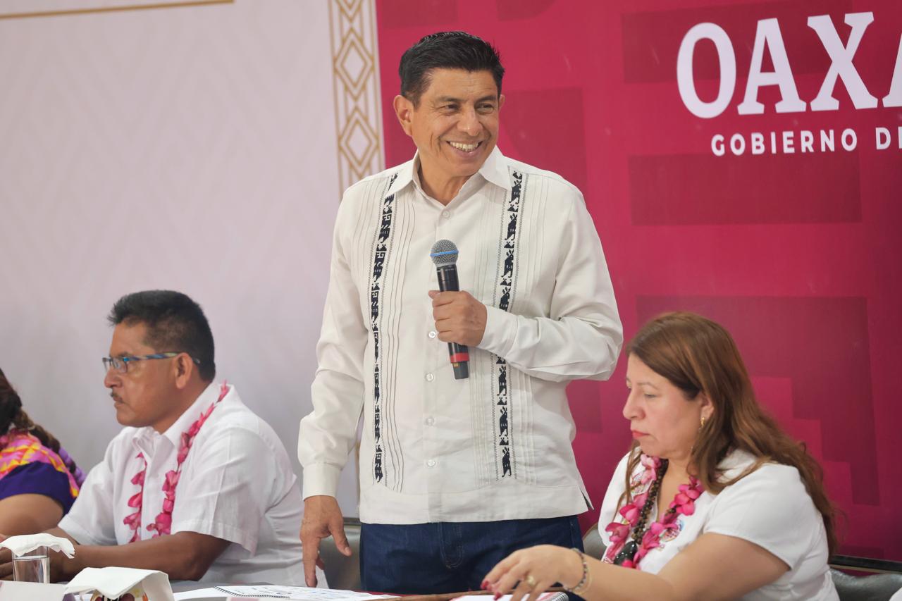 Atiende Gobernador de Oaxaca al municipio más pobre del país con la construcción de 100 cuartos dormitorios Atiende Gobernador de Oaxaca al municipio más pobre del país con la construcción de 100 cuartos dormitorios