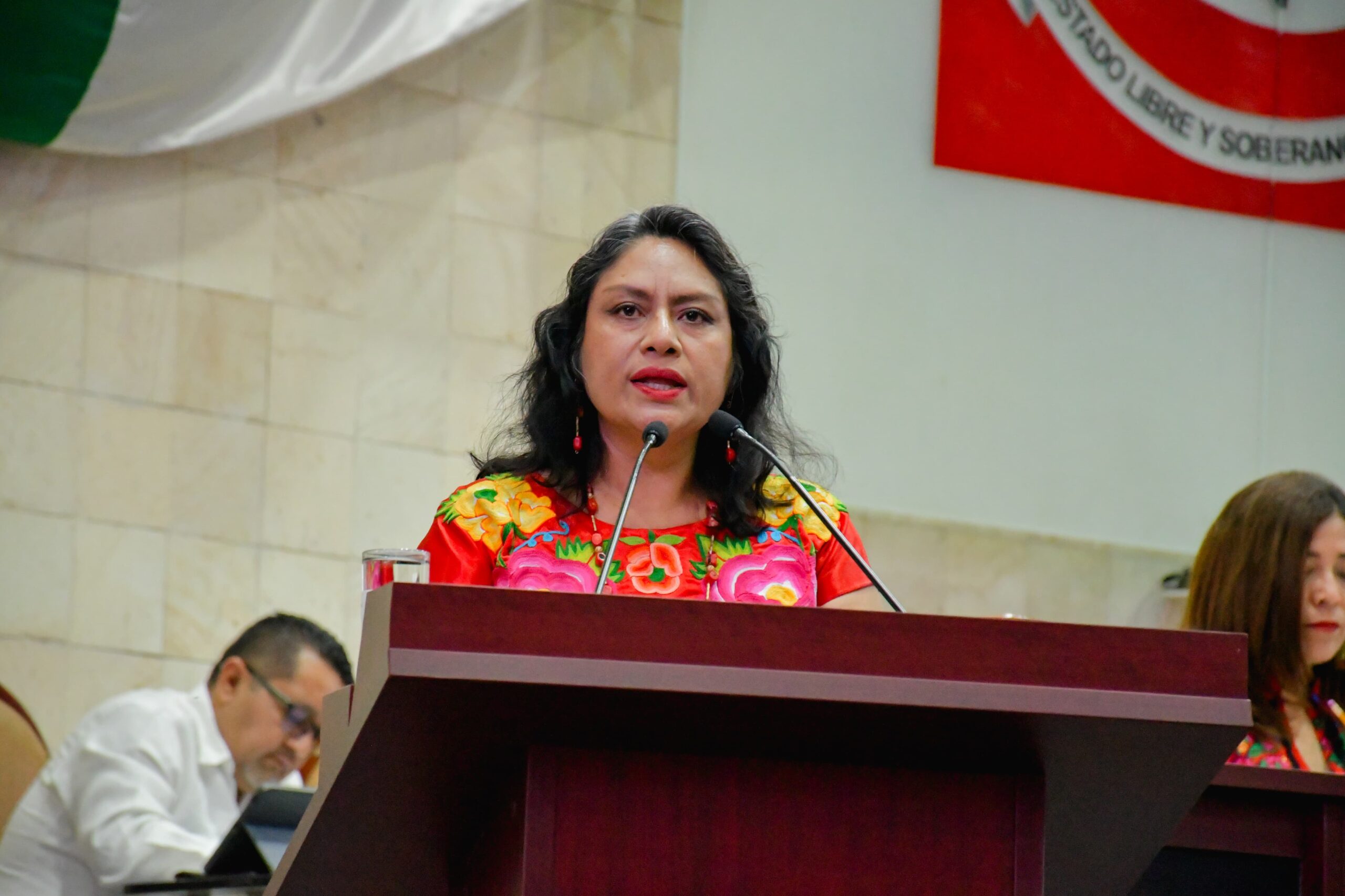 Plantean reforma constitucional para que los pueblos y comunidades indígenas elijan a sus diputadas y diputados bajo sus propios sistemas normativos.