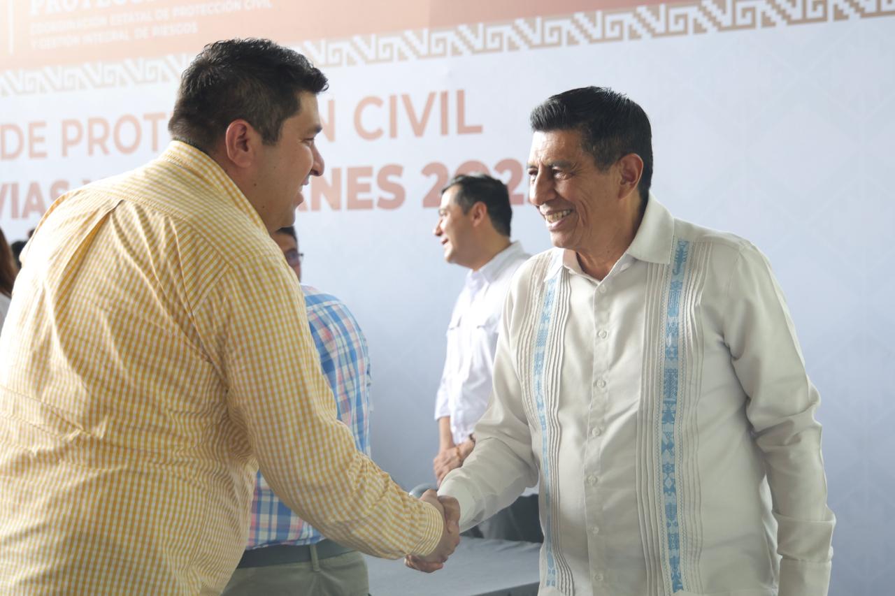 En el Istmo de Tehuantepec, el Gobernador de Oaxaca instala el Consejo Regional de Protección Civil En el Istmo de Tehuantepec, el Gobernador de Oaxaca instala el Consejo Regional de Protección Civil