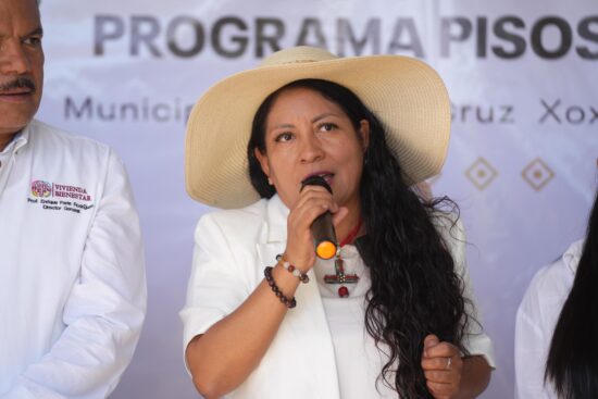 Entregan Pisos Firmes en Xoxocotlán; Benefician a más de 130 familias.