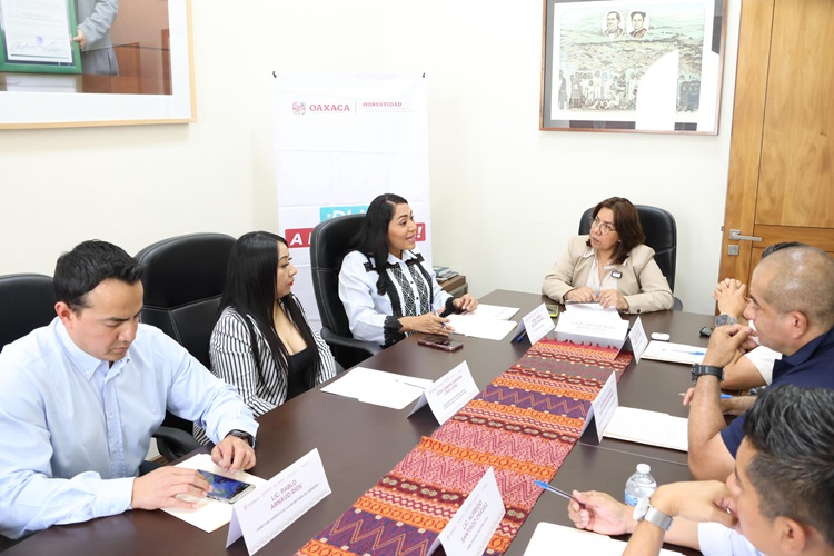 Pone en marcha los programas del Gobierno de Oaxaca “Di no a los moches” y “800 Línea Anticorrupción”