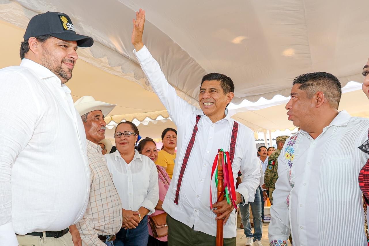 otorga Gobernador de Oaxaca apoyos por más de 10 mdp al campo y la ganadería de Loma Bonita