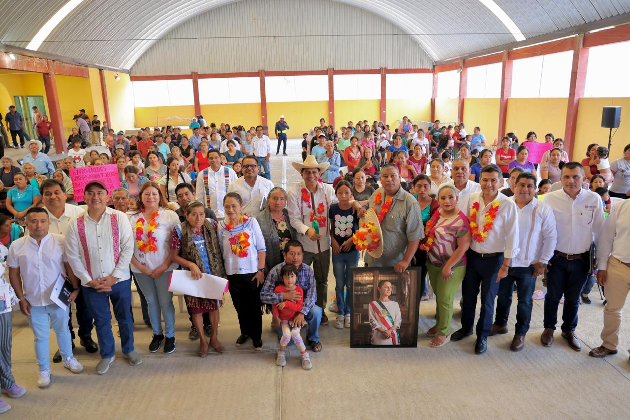 Responde Primavera Oaxaqueña a necesidades de San Mateo Nejápam con obra de pavimentación Responde Primavera Oaxaqueña a necesidades de San Mateo Nejápam con obra de pavimentación