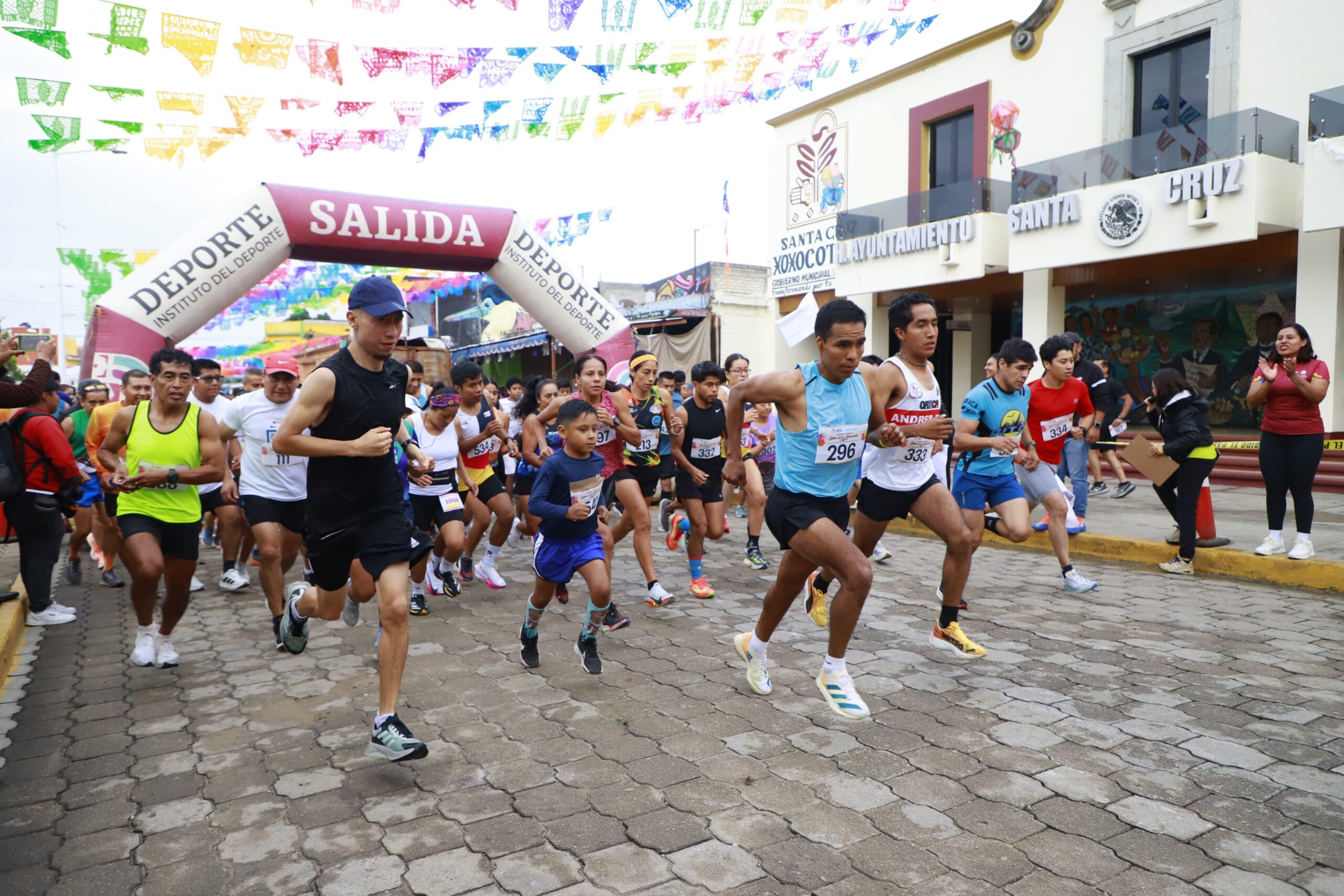 Gran participación en atlética en Xoxocotlán; más de 600 corredores Gran participación en atlética en Xoxocotlán; más de 600 corredores