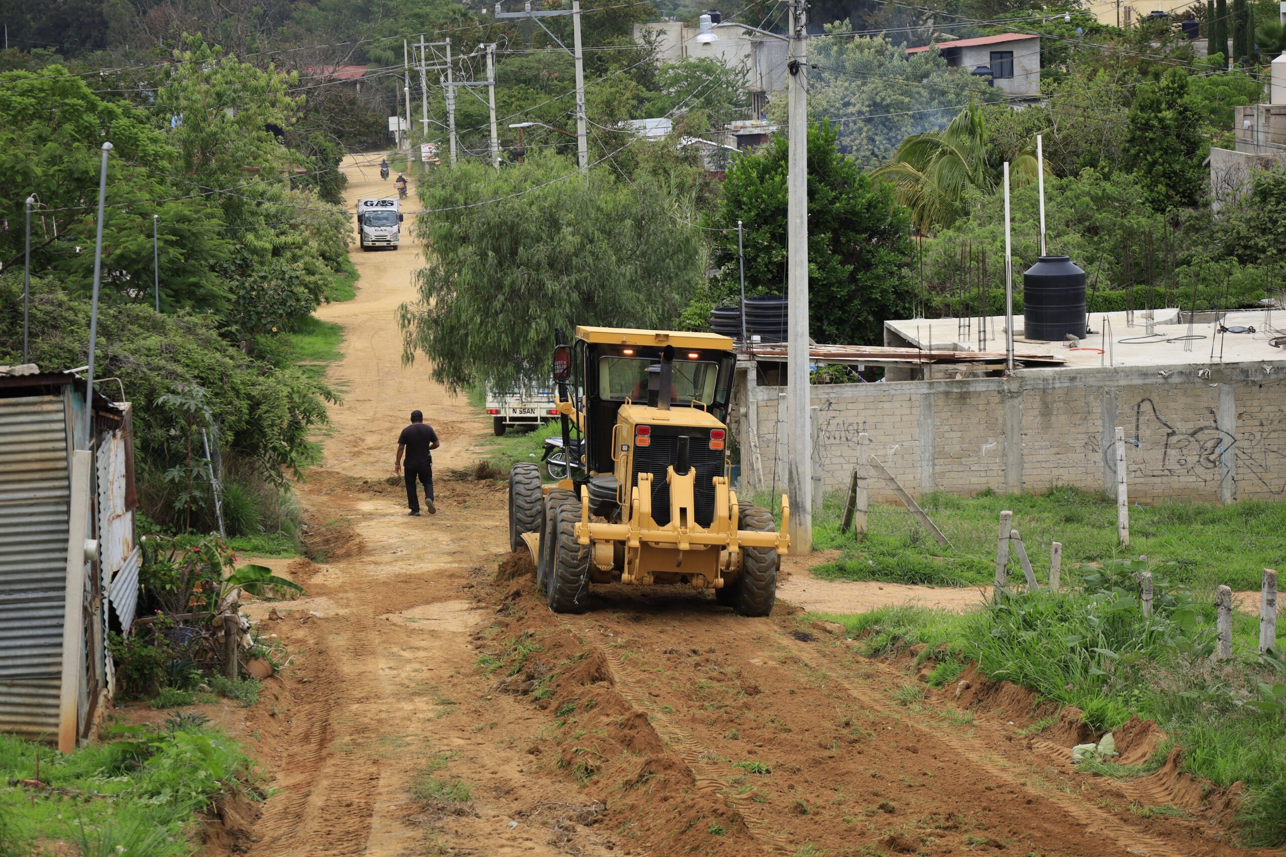 Avanzan trabajos de limpieza y rastreo de calles en colonias de Xoxocotlán Avanzan trabajos de limpieza y rastreo de calles en colonias de Xoxocotlán