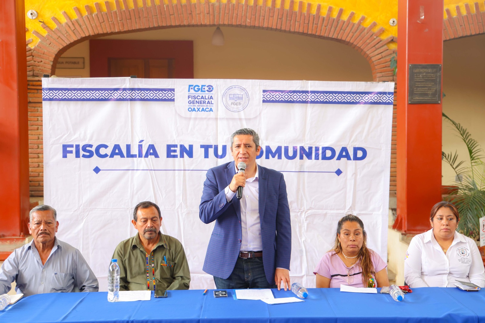 “Fiscalía en tu Comunidad” en Tlalixtac de Cabrera, para favorecer la coordinación entre autoridades municipales y FGEO para una mejor procuración de justicia: Fiscal Bernardo Rodríguez Alamilla “Fiscalía en tu Comunidad” en Tlalixtac de Cabrera, para favorecer la coordinación entre autoridades municipales y FGEO para una mejor procuración de justicia: Fiscal Bernardo Rodríguez Alamilla