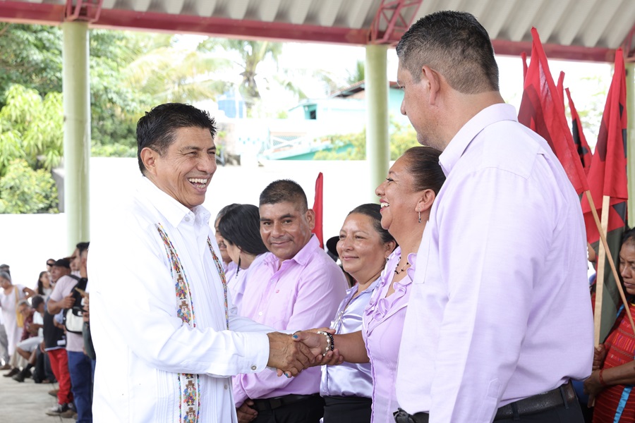 Brinda Gobernador de Oaxaca 60 mdp para el progreso de Putla Villa de Guerrero