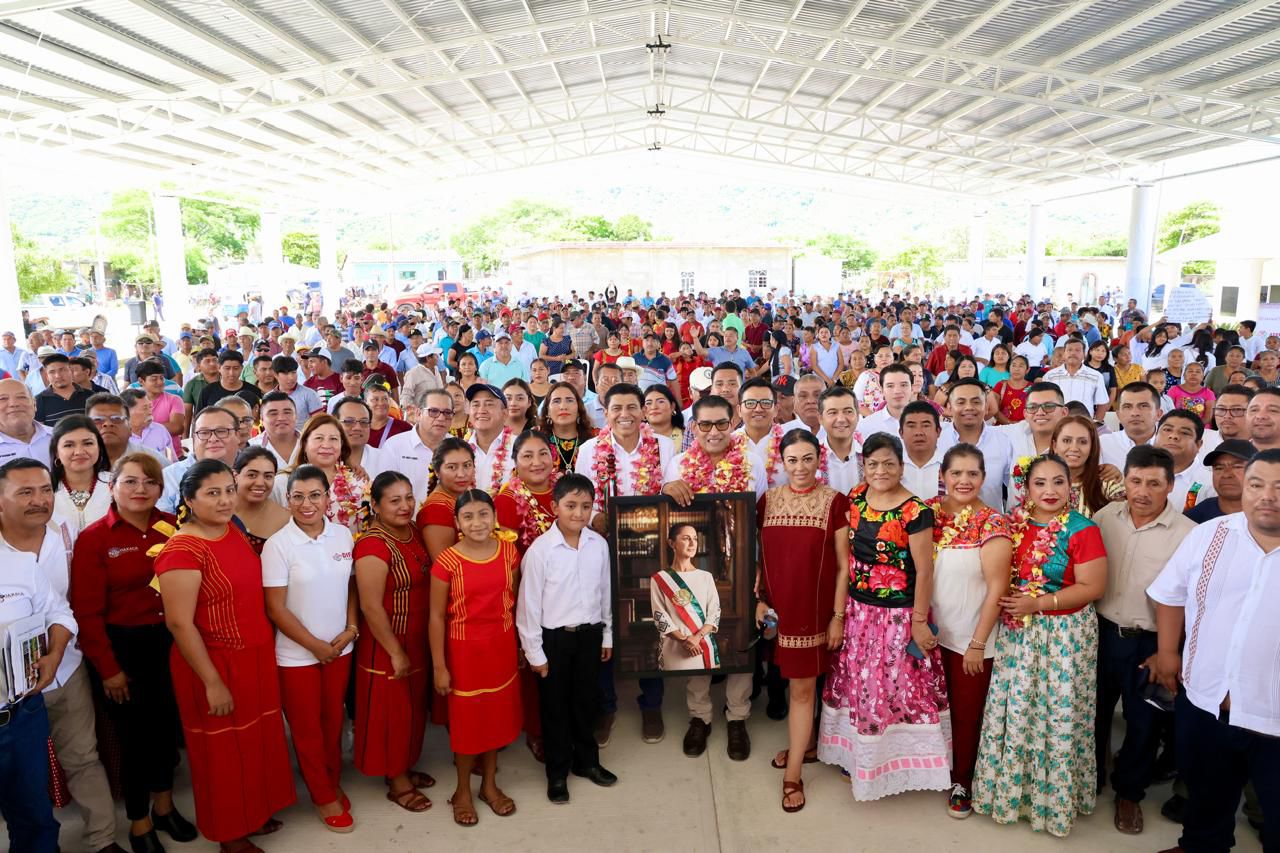 Con más de 38 mdp, la Primavera Oaxaqueña lleva bienestar a San Dionisio del Mar Con más de 38 mdp, la Primavera Oaxaqueña lleva bienestar a San Dionisio del Mar