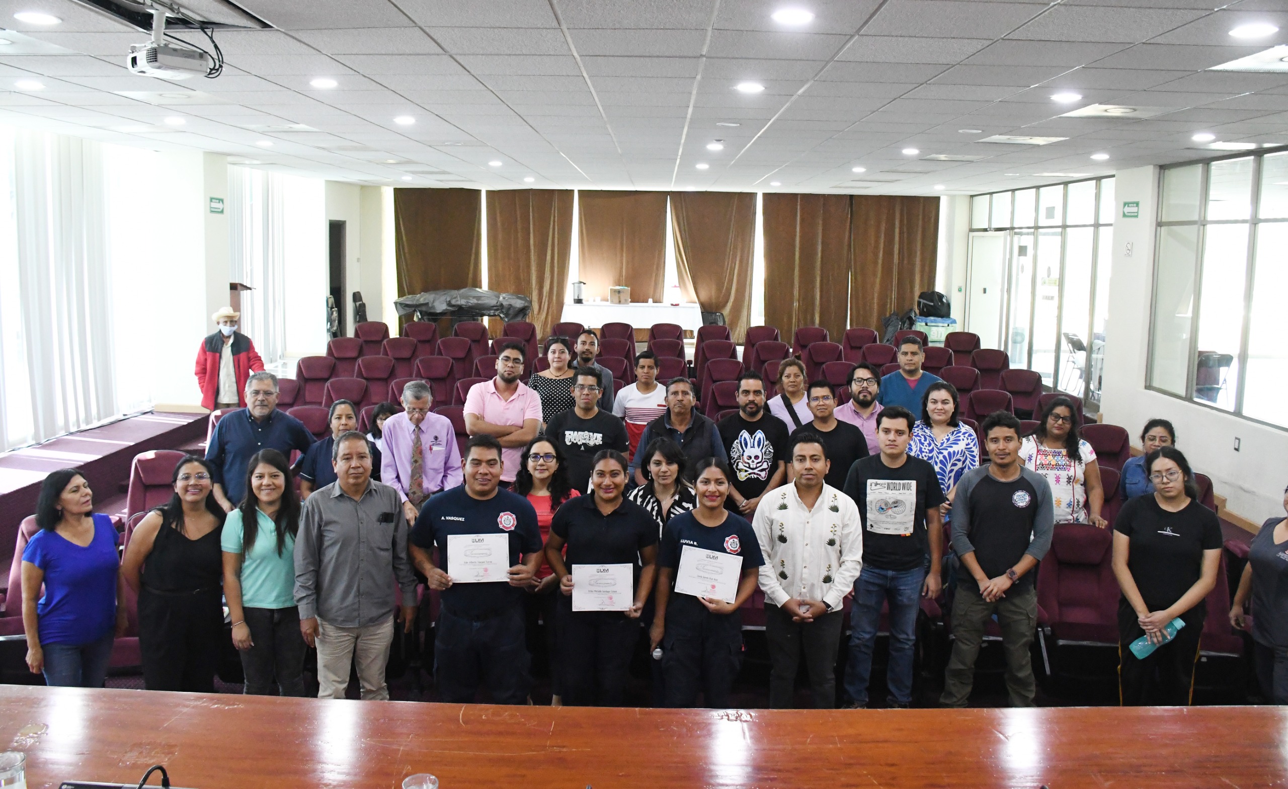 Reciben las y los trabajadores del Poder Legislativo de Oaxaca curso de Primeros Auxilios por el Heroico Cuerpo de Bomberos Reciben las y los trabajadores del Poder Legislativo de Oaxaca curso de Primeros Auxilios por el Heroico Cuerpo de Bomberos