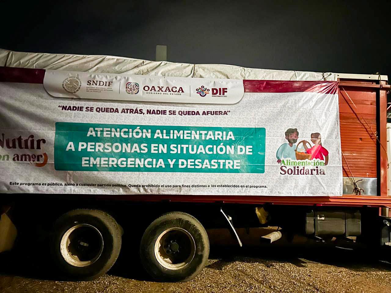 Envía DIF Oaxaca dos cargamentos de ayuda humanitaria a la región Costa Envía DIF Oaxaca dos cargamentos de ayuda humanitaria a la región Costa