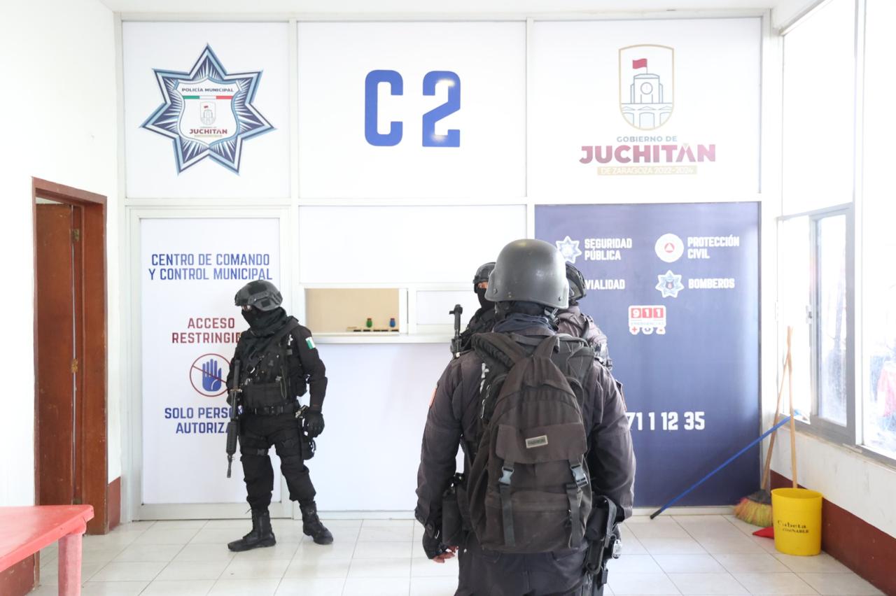 Gobierno de Oaxaca, instituciones federales y FGEO toman control de Policía Municipal y C2 de Juchitán tras Operación Sable Gobierno de Oaxaca, instituciones federales y FGEO toman control de Policía Municipal y C2 de Juchitán tras Operación Sable