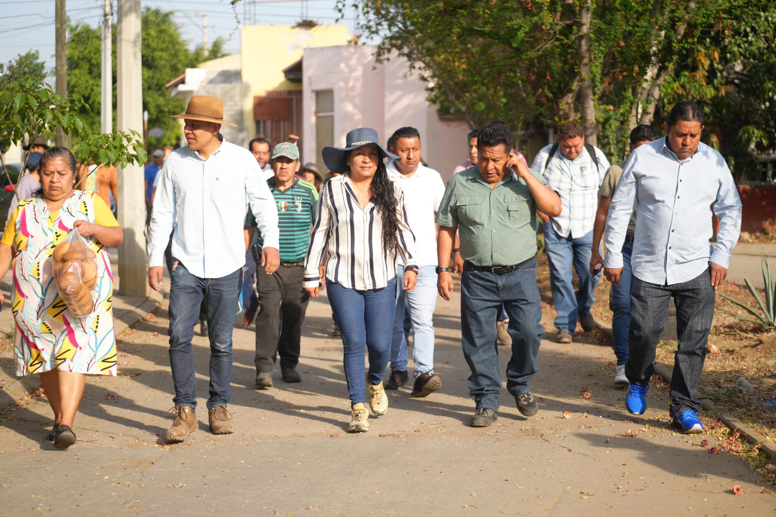 Nancy Benítez escucha y atiende a las familias xoxeñas Nancy Benítez escucha y atiende a las familias xoxeñas