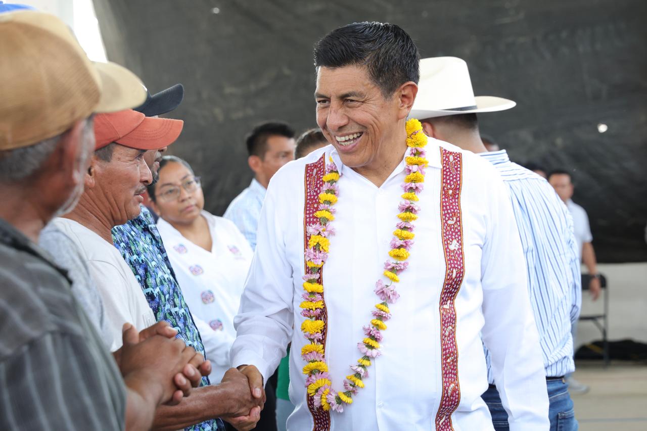 Respalda Salomón Jara la transformación de San José Estancia Grande