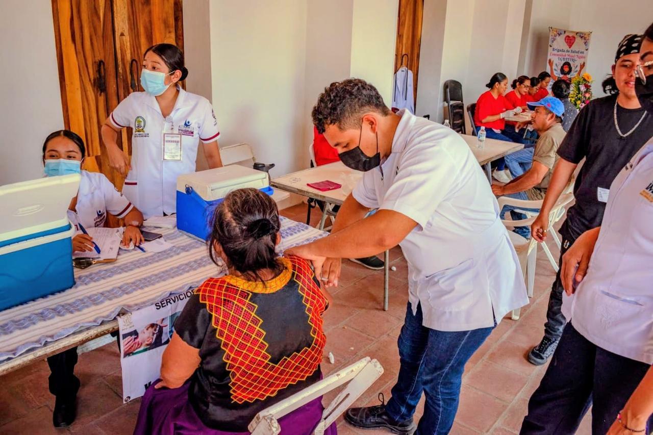 Culmina con éxito Brigada de Salud Gratuita en beneficio de la comunidad Muxe/Ngüiú (LGBTTTIQ+) Culmina con éxito Brigada de Salud Gratuita en beneficio de la comunidad Muxe/Ngüiú (LGBTTTIQ+)