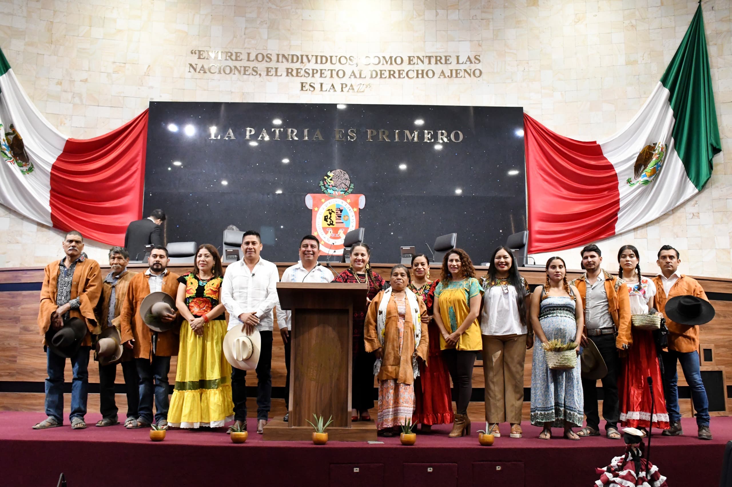 Congreso del Estado aprueba el cambio de denominación política de la cabecera municipal de Miahuatlán de Porfirio Díaz a “Heroica Ciudad de Miahuatlán de Porfirio Díaz” Congreso del Estado aprueba el cambio de denominación política de la cabecera municipal de Miahuatlán de Porfirio Díaz a “Heroica Ciudad de Miahuatlán de Porfirio Díaz”